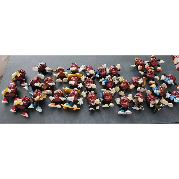 Vintage California Raisins 1986 thru 2001 figures lot of 30, Collection Hardees - Picture 2 of 5